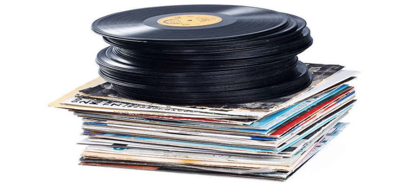 Vinylize é uma empresa de óculos que faz armações de óculos de um jeito um pouco incomum já que eles reciclam discos em vinil e criam algo novo com isso. Essa forma de reciclagem é inusitada, mas extremamente interessante para mim, por isso mesmo precisava publicar esse material por aqui.