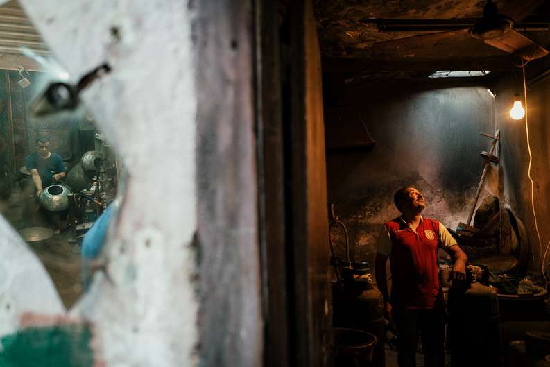 Neste projeto, o objetivo de Jonathan Jasberg é o de levar o espectador a uma viagem além das típicas fotos de cartão postal das pirâmides e da esfinge e ao coração do Cairo. Através da sua fotografia, ele espera capturar a complexidade e a riqueza desta cidade diversificada e a vida de seu povo.