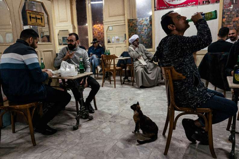 Neste projeto, o objetivo de Jonathan Jasberg é o de levar o espectador a uma viagem além das típicas fotos de cartão postal das pirâmides e da esfinge e ao coração do Cairo. Através da sua fotografia, ele espera capturar a complexidade e a riqueza desta cidade diversificada e a vida de seu povo. 