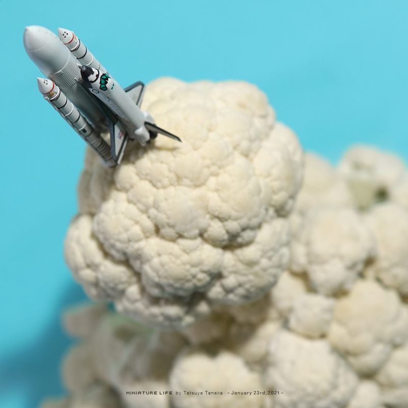 Miniature Calendar é o nome de um fenomenal projeto criado pelo artista japonês Tatsuya Tanaka. Ele tem trabalhado nessa série de dioramas desde 2011 e conseguiu capturar a essência da vida cotidiana nas suas imagens diárias.