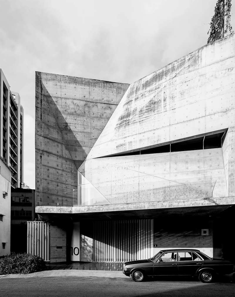 No coração de Taiwan, uma nova e impressionante joia arquitetônica foi revelada para o público: a Star House do Atelier Gracia. Essa impressionante estrutura é uma prova do poder do design contemporâneo de combinar função e forma e fazer isso enquanto tira o fôlego de quem vê o trabalho final.