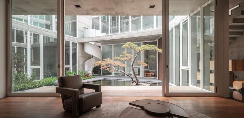 No coração de Taiwan, uma nova e impressionante joia arquitetônica foi revelada para o público: a Star House do Atelier Gracia. Essa impressionante estrutura é uma prova do poder do design contemporâneo de combinar função e forma e fazer isso enquanto tira o fôlego de quem vê o trabalho final.