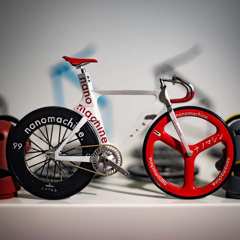 A história de Haniwaya3 inspira aqueles que aspiram a criar algo único, sustentável e divertido. É curioso como ele usou o seu amor por bicicletas, química e engenharia para dominar as técnicas de impressão, modelagem e pintura em 3D. Mesmo sem experiência nessas áreas, ele perseguiu a sua paixão e criou algo excepcional.