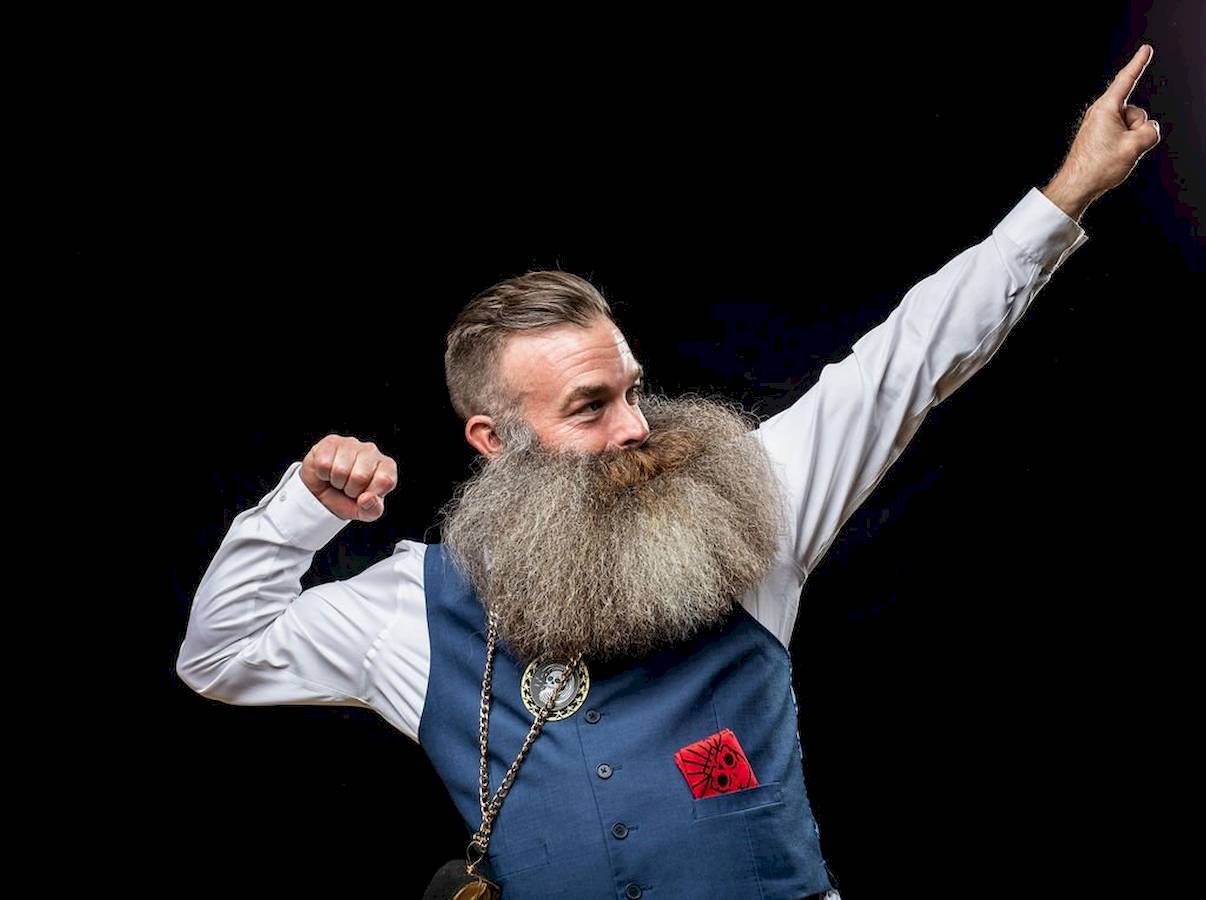 O Honest Amish National Beard and Moustache Championships é uma reunião dos entusiastas de pelos faciais mais robustos e elegantes dos dias de hoje e aconteceu recentemente na ensolarada Daytona Beach, na Flórida. O evento apresentou uma variedade de barbas e bigodes impressionantes, com competidores de todos os Estados Unidos competindo por cobiçados títulos.