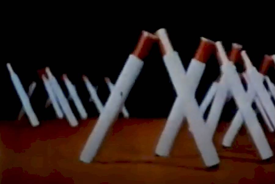 A contribuição de Oskar Fischinger para o cinema de vanguarda, conforme retratada no documentário de Keith Griffiths "Oskar Fischinger: Visual Music" (1992), continua a ser uma exploração fundamental da combinação dos elementos visuais e auditivos no cinema. Há alguns dias, encontrei este documentário no YouTube e só pude assistir há algumas horas, mas sabia que iria escrever algo sobre ele quando compreendesse o que estava assistindo. 