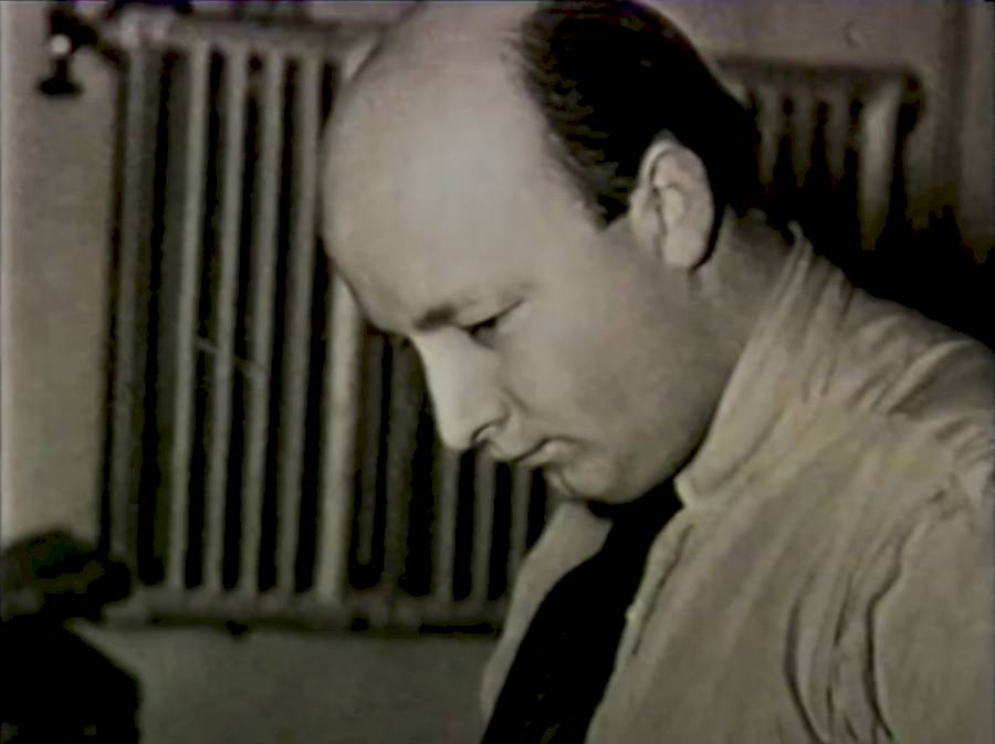 A contribuição de Oskar Fischinger para o cinema de vanguarda, conforme retratada no documentário de Keith Griffiths "Oskar Fischinger: Visual Music" (1992), continua a ser uma exploração fundamental da combinação dos elementos visuais e auditivos no cinema. Há alguns dias, encontrei este documentário no YouTube e só pude assistir há algumas horas, mas sabia que iria escrever algo sobre ele quando compreendesse o que estava assistindo. 