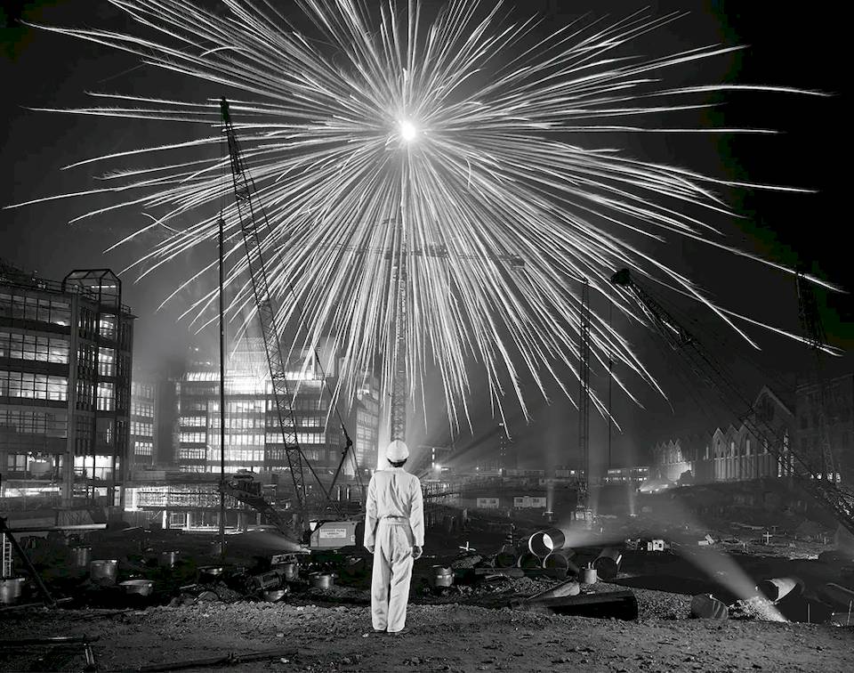 Brian Griffin foi um conhecido fotógrafo britânico por sua abordagem diferente e inovadora à fotografia de retratos e comerciais. Conheci o seu trabalho há muitos anos quando me deparei com uma série de fotografias que ele tirou de músicos como Ringo Starr, Iggy Pop, Peter Gabriel, REM, Depeche Mode e Queen.