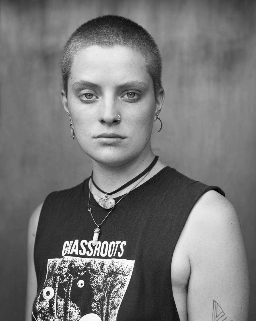 O projeto fotográfico “Lost & Found” de Michael Joseph não envolve apenas belíssimas fotos . Este projeto tem como objetivo explorar a vida de jovens americanos que abandonaram os seus familiares tradicionais para seguir uma vida de estrada.