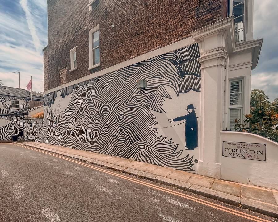 Escondido perto da estação Ladbroke Grove em Londres, você vai encontrar um mural de "The Eraser". Nele, você vai ver uma expansão da arte de capa do álbum solo de Thom Yorke de 2006, "The Eraser". Se você é fã da música de Thom Yorke ou do Radiohead, já sabe para onde ir para conferir esta joia escondida no oeste de Londres.