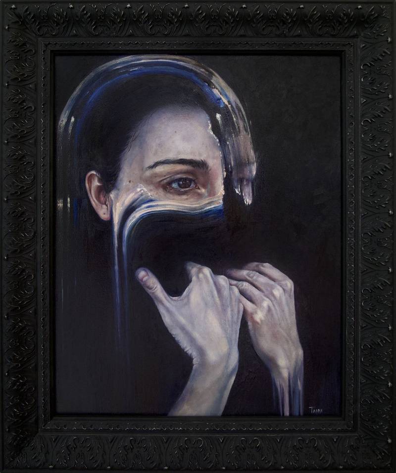 Tanya Gomelskaya é uma pintora que nos convida a olhar mais de perto o mundo, especialmente nós mesmos. O seu portfólio é repleto de pinturas que podem ser descritas como close-ups de mãos, rostos e outras partes do corpo. Ela pinta de uma maneira bem detalhada e realista, com uma atenção aos detalhes fora do comum, fazendo você se sentir como se estivesse envolvido com os seus temas.