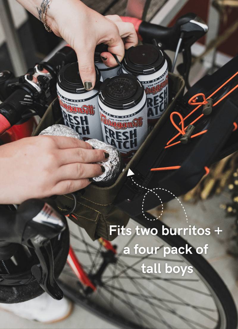 A Route Werks, uma empresa conhecida por seus incríveis acessórios para bicicletas, acaba de lançar a sua nova Big Handlebar Bag que está fazendo um enorme sucesso online. Ela se chama Big Handlebar Bag e já é um grande sucesso no Kickstarter com quase 150 mil dólares já recebidos.