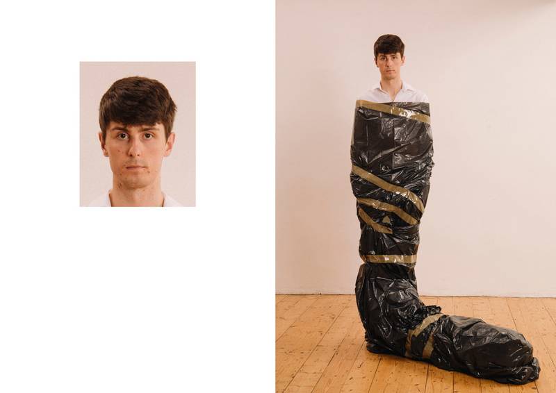 Em "Passport Photos", Max Siedentopf examina esse tipo de fotografia cotidiana de um jeito diferente. Ele queria ver quais eram o limites da expressão artística e se ele conseguiria encontrar algo criativo nesse meio, mesmo com todas as regras rígidas que existem ali. E, pelas imagens que selecionei para esse artigo, dá para perceber que ele conseguiu realizar uma proeza única. 