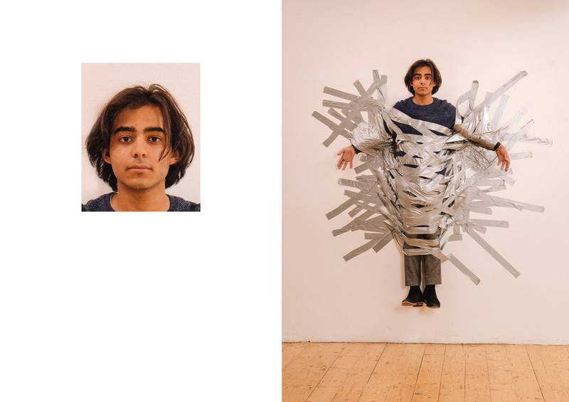 Em "Passport Photos", Max Siedentopf examina esse tipo de fotografia cotidiana de um jeito diferente. Ele queria ver quais eram o limites da expressão artística e se ele conseguiria encontrar algo criativo nesse meio, mesmo com todas as regras rígidas que existem ali. E, pelas imagens que selecionei para esse artigo, dá para perceber que ele conseguiu realizar uma proeza única. 