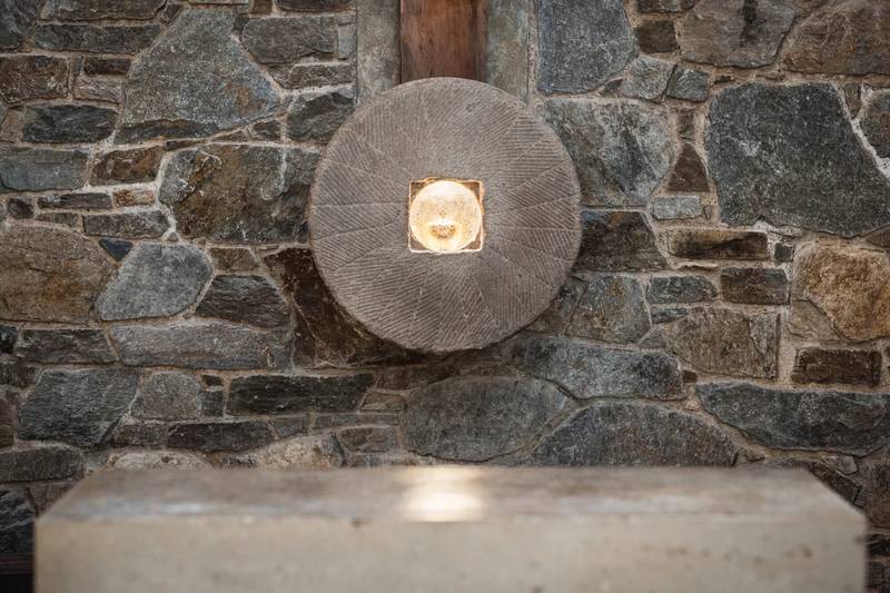 O Studio RCNKSK concluiu um projeto único — a capela de Nossa Senhora das Dores em Nesvacilka, na República Tcheca. Esta capela deslumbrante é mais do que apenas um edifício; ela representa a fé, a comunidade e o poder duradouro da arquitetura.