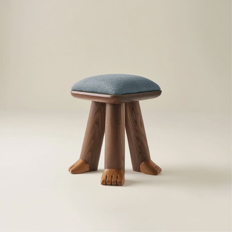 Em um mundo que muitas vezes parece cinza e sério demais, o estúdio de design Joyful Objects, Yes!, com sede na Cidade do México, é uma explosão de cor mais do que bem-vinda. Fundado em 2021 pela designer industrial Joy Valdez, natural de Mérida, em Yucatán, o estúdio tem como missão injetar uma certa diversão de volta aos nossos espaços de convivência.