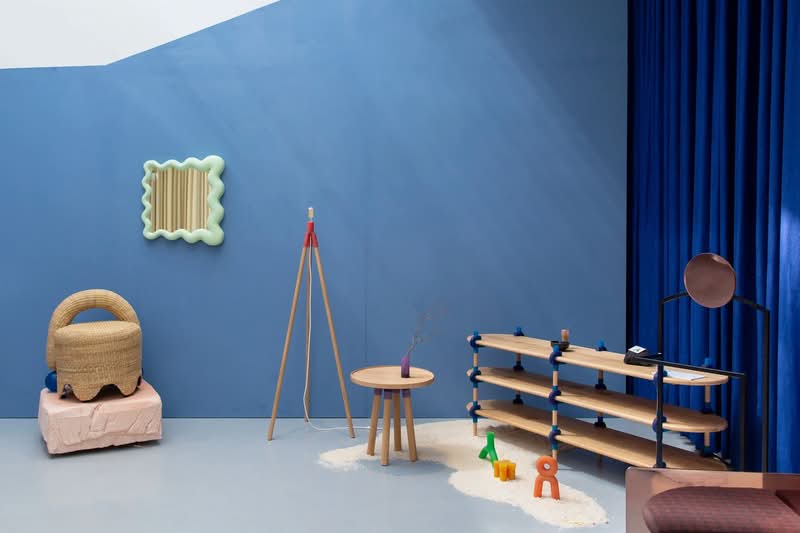 Em um mundo que muitas vezes parece cinza e sério demais, o estúdio de design Joyful Objects, Yes!, com sede na Cidade do México, é uma explosão de cor mais do que bem-vinda. Fundado em 2021 pela designer industrial Joy Valdez, natural de Mérida, em Yucatán, o estúdio tem como missão injetar uma certa diversão de volta aos nossos espaços de convivência.