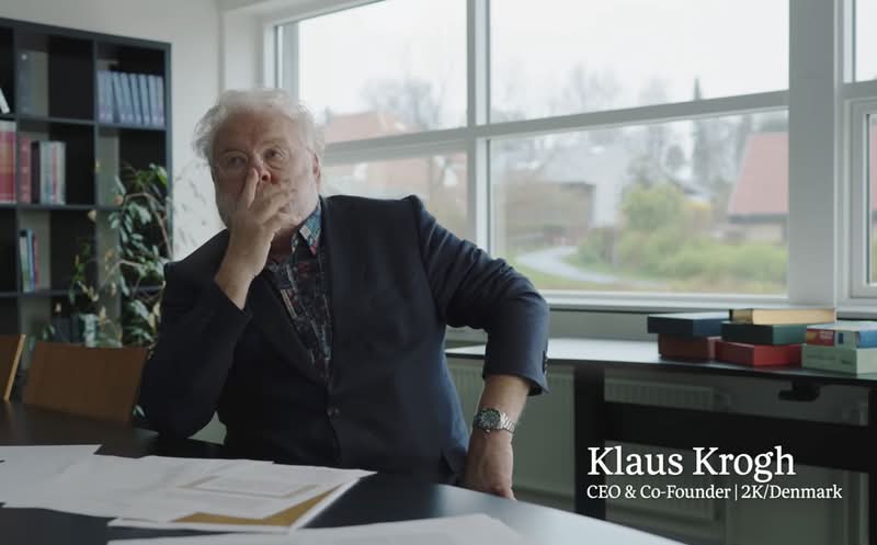 Esse é o objetivo de Klaus Krogh, ele quer fazer com que os leitores se sintam imediatamente acolhidos sempre que abrirem o livro. E é por isso e outras coisas que o 2K/Denmark é conhecido por fazer os livros mais bonitos do mundo.