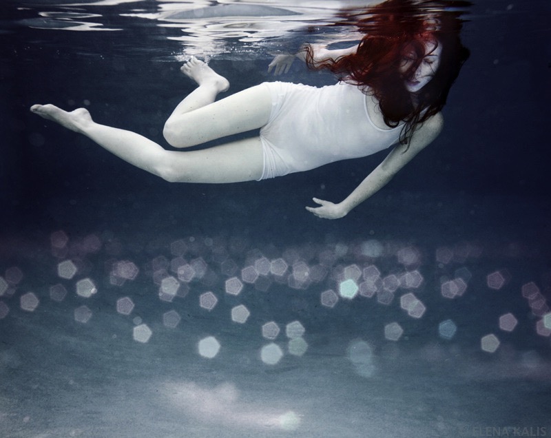 Elena Kalis mostra um espectro de cores fora do comum com essa série de fotografias submarinas.