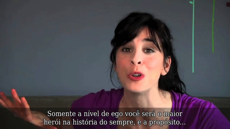 Não gosto muito da Sarah Silverman mas essa campanha que ela encabeça é muito boa para deixar passar. No video acima, ela argumenta que a venda do Vaticano seria suficiente para acabar com a fome no mundo e que isso deveria ser feito.