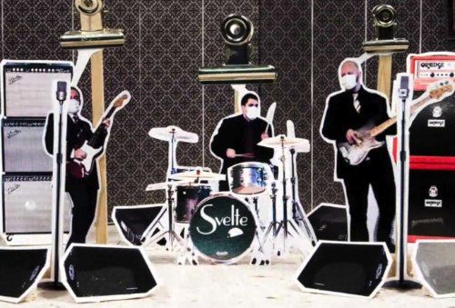 Grind Your Bones é o primeiro video da banda neo zelandesa Svelte. E para fazer esse video, eles acabaram indo em direção aquelas coisas que eles tinham a mão para a produção.