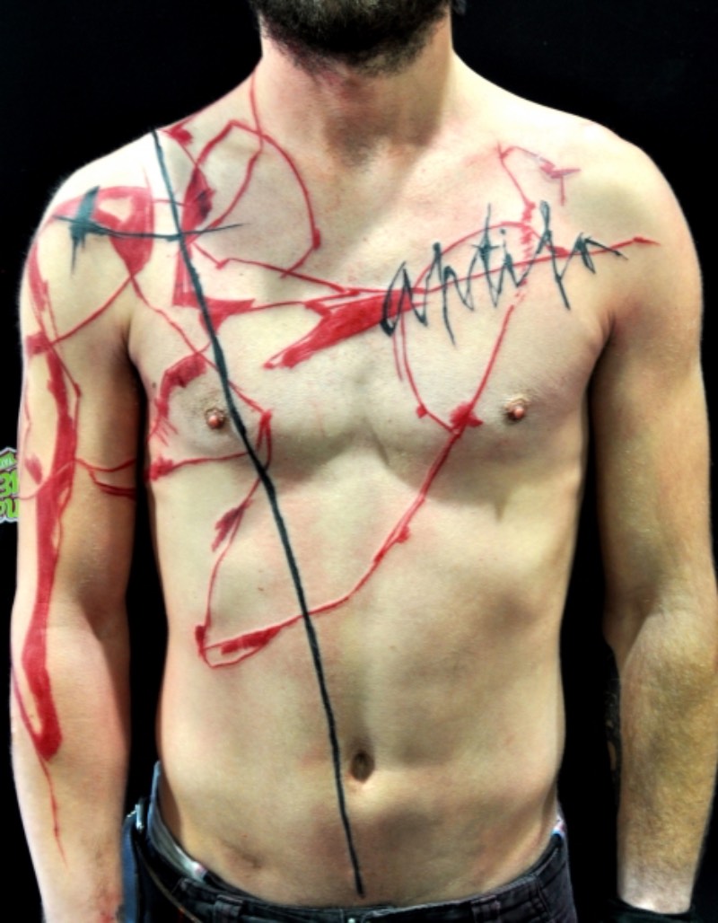 As tatuagens de Lukas Musil tem um visual abstrato e bem interessante. Algumas delas tem um visual mais tradicional, por assim dizer, a acabam tendo formas mais próximas de anjos, pássaros e outras criaturas com asas. Outras acabam sendo apenas traços e círculos. Alguns desses, ultrapassam o limite da pele de uma pessoa e conectam casais e duplas de amigos de um jeito mais do que especial.