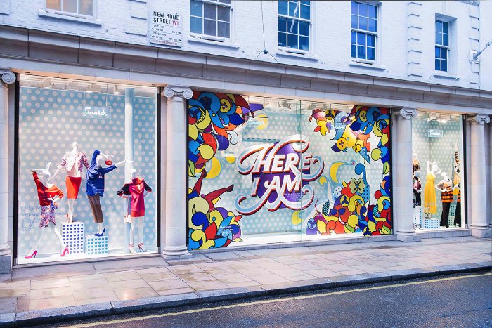 Andrei Robu foi convidado para trabalhar com o branding e as instalações de vitrine de 2015 para a Fenwick da Bond St. em Londres. Se o nome Fenwick não soou bem na sua cabeça, fique sabendo que eles são a maior loja de departamentos independente da Grã Bretanha.