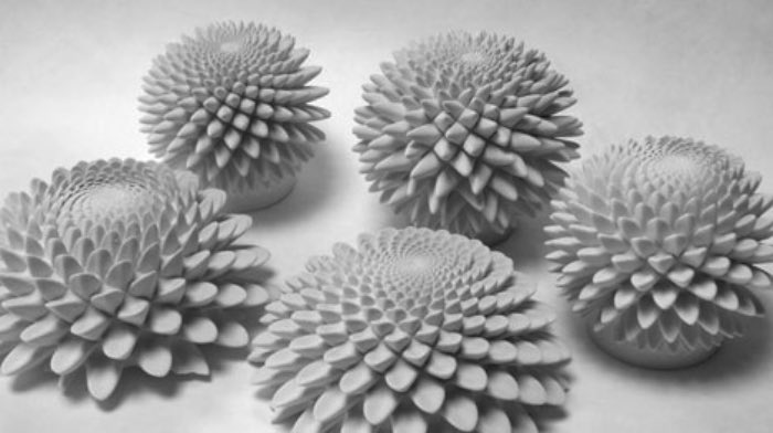 Não esperava que veria Ilusões de Ótica surgindo de esculturas criadas por impressoras 3D mas é isso que John Edmark criou. Blooming Zoetrope Sculptures é o nome que ele deu para a série de esculturas que ele criou usando a sequência Fibonacci e uma série de ângulos dourados naturais.