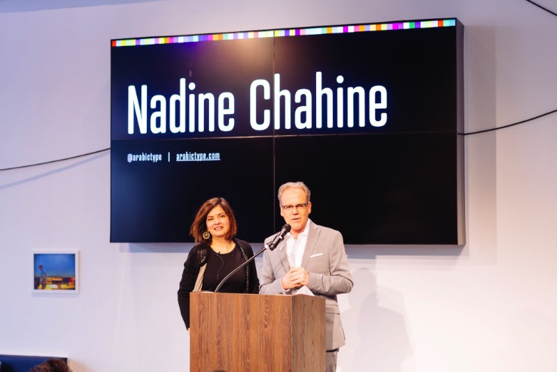 Nadine Chahine fala sobre adaptar a Zapfino para árabe no Creative Mornings Berlin