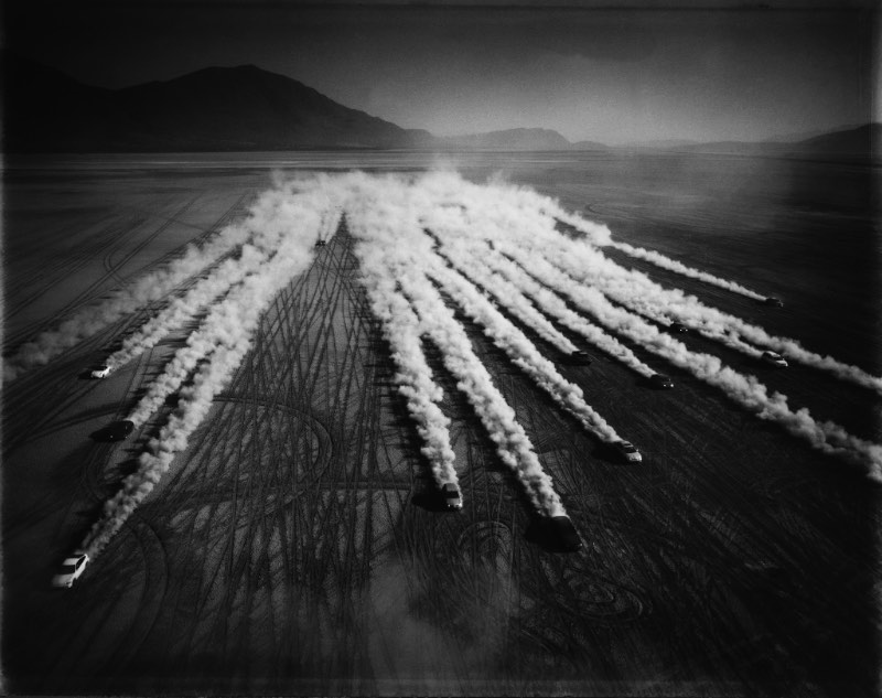 Tomasz Gudzowaty é um fotógrafo polonês que trabalha com documentário, retratos e arte. Ele que, masceu em 1971, ganhou reconhecimento através dos anos, recebendo vários prêmios que incluem ai o World Press Photo.