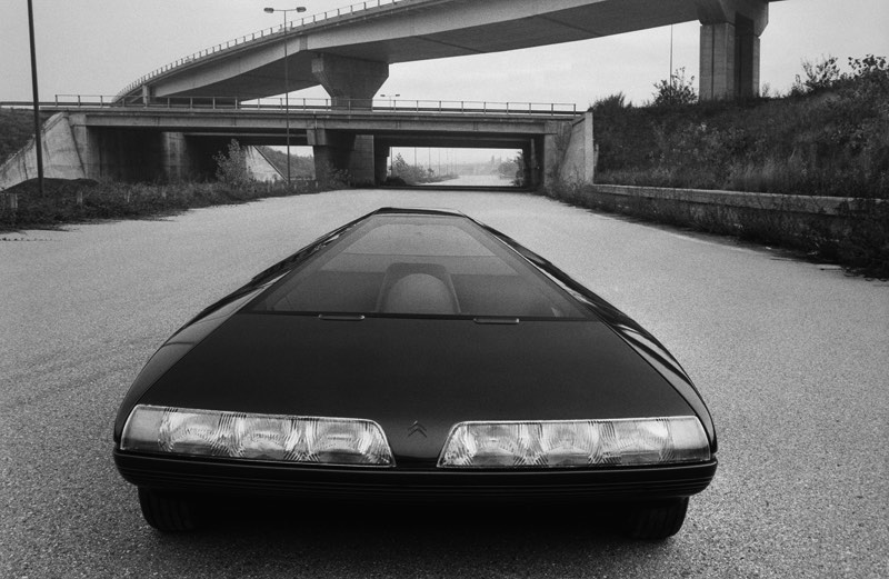A história diz que a Citroën não tinha nenhum automóvel novo para apresentar no Salão de Paris de 1980 e por isso mesmo deu toda a liberdade para que Trevor Fiore criasse um modelo para o evento. E, de toda a liberdade que Trevor Fiore recebeu surgiu o Citroën Karin, um dos veículos mais interessantes que já saíram dos anos oitenta.