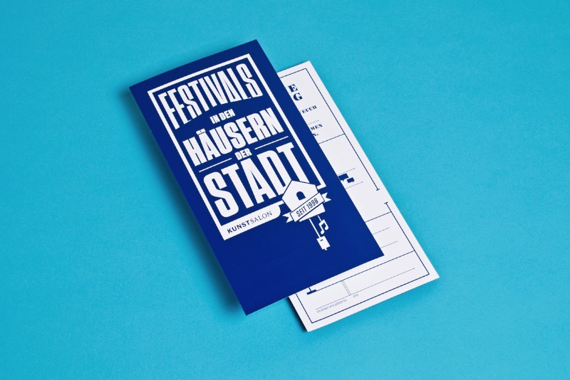 Formdusche Berlin foi fundada em 2004 como um estúdio de design. Lá, eles trabalham desde o conceito até a implementação, ajudando seus clientes em áreas como tipografia, ilustração, branding e design para internet.