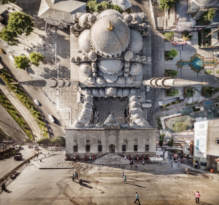 Alô você fã do filme Inception, Flatland não é a continuação do filme mas o trabalho fotográfico de Ayd?n Bu?yu?ktas? que resolveu experimentar com as dimensões visuais de Istambul. Inspirado pelo livro de Edwin Abbott Flatland: a romance of many dimensions (Terra Plana: Um romance de várias dimensões em tradução livre), que conta a história de um mundo bidimensional habitado por figuras geométricas. Foi assim que surgiu a ideia desse projeto fotográfico que distorce as leis da física.