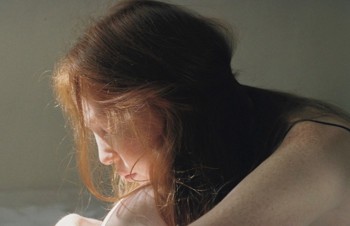 Women é o nome de uma série fotográfica de Johanna Stickland onde ela explora o gênero feminino. Suas fotos não são nada sensualizadas e mostram o corpo humano de um jeito honesto que mostra algo que, acredito, seja a forma de que mulheres vejam a si mesmas.