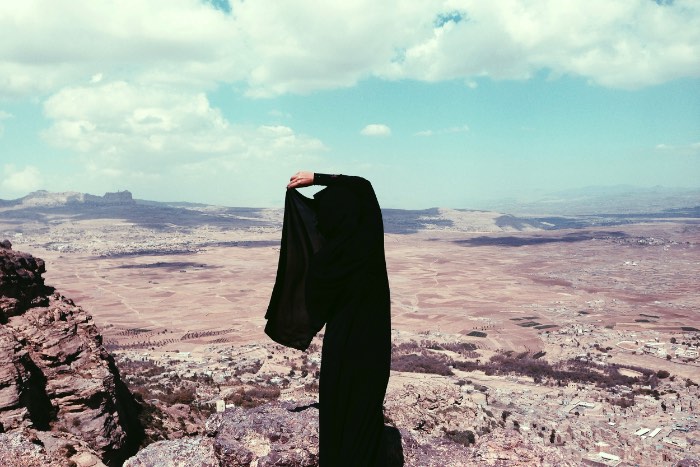 Yumna Al-Arashi é uma fotógrafa americana que tem um projeto fotográfico especial focado em retratar a beleza do Yemen, com uma atenção especial a força das mulheres do país.
