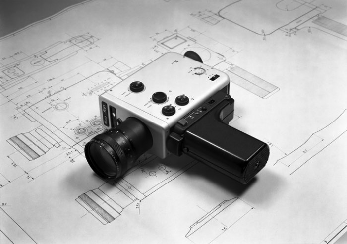 Motivado para passar para as novas gerações tudo que ele já fez e aprendeu, Dieter Rams permitiu que o filmmaker Gary Hustwit tivesse acesso completo a ele e a seu arquivo por duas semanas. Esse tempo de pesquisa vai culminar com Rams, o primeiro documentário sobre esse designer que, além de ter influenciado meio mundo, criou mais de 500 produtos.