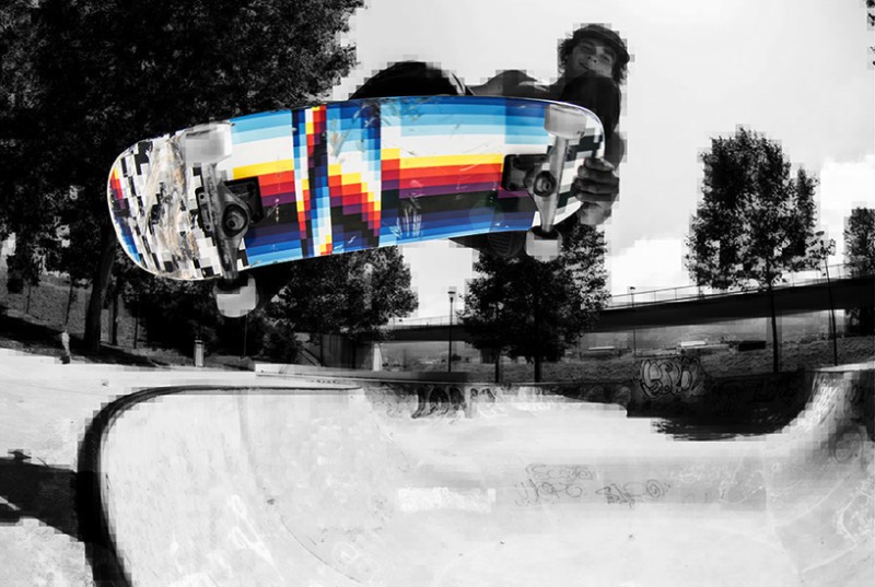 A marca de skate Miller Division começou uma série limitada de boards em colaboração com a plataforma artística Ink and Movement. Essa série limitada recebeu o nome genérico de Signature Series mas começou com um trabalho bem especial. Felipe Pantone, um artista que é bem conhecido no mundo pelo seu trabalho de composições cinéticas e cheias de cores energéticas, foi o primeiro a criar boards de skate com seu estilo único de pintura.