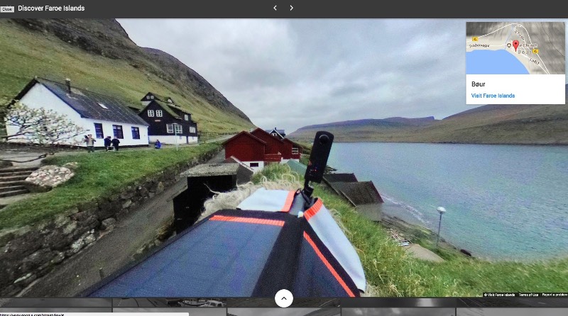 Existem muitos caminhos que são difíceis de passar quando se trata das Ilhas Faroe. Estive lá na Páscoa de 2016 e posso dizer que essas ilhas, localizadas entre a Noruega e a Islândia, são de uma geografia bem complicada. Foi pensando nisso que, no ano passado, surgiu uma petição pedido ao Google, que incluísse as ilhas no Street View do Google Maps. Afinal, se existe Street View nas Ilhas Galápagos e na Grande Barreira de Corais, porque que as Ilhas Faroe não podem ter esse mesmo privilégio?