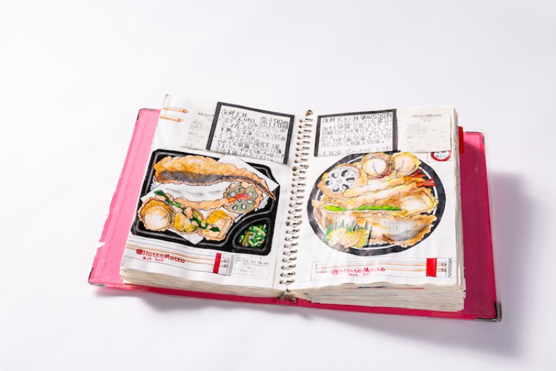 Itsuo Kobayashi nasceu em 1962 e trabalhou como cozinheiro durante muitos anos. Mas o importante aqui é seu passatempo que consiste de diários de comida onde ele desenhou a mão, 32 anos de suas refeições. Além de descrever os sabores e ingredientes, ele desenhou cada pedaço de macarrão e grão de arroz que ele comeu. 