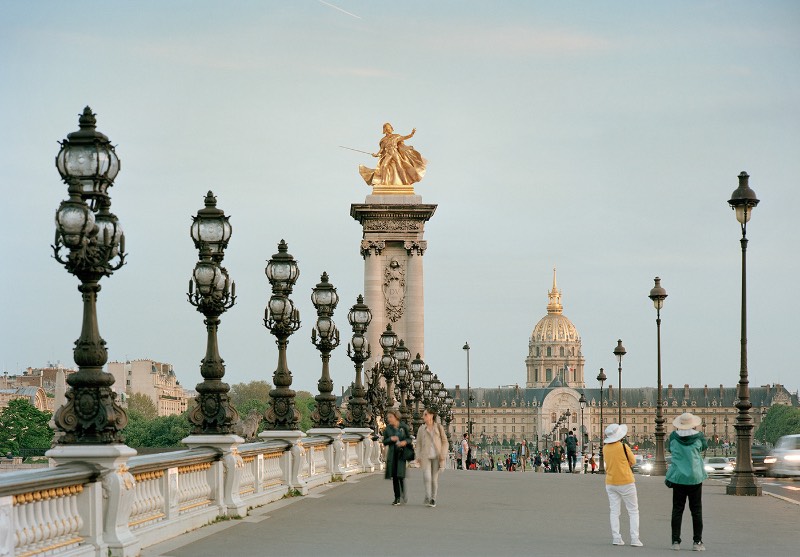 Foi em meados de 2015 que Benoit Lapray estava passeando pelas ruas de Paris quando começou a pensar em um projeto de fotografia que poderia ser colocado em prática usando os monumentos mais famosos da cidade. Sua ideia foi a de adicionar heróis da cultura popular no lugar de alguns monumentos parisienses.