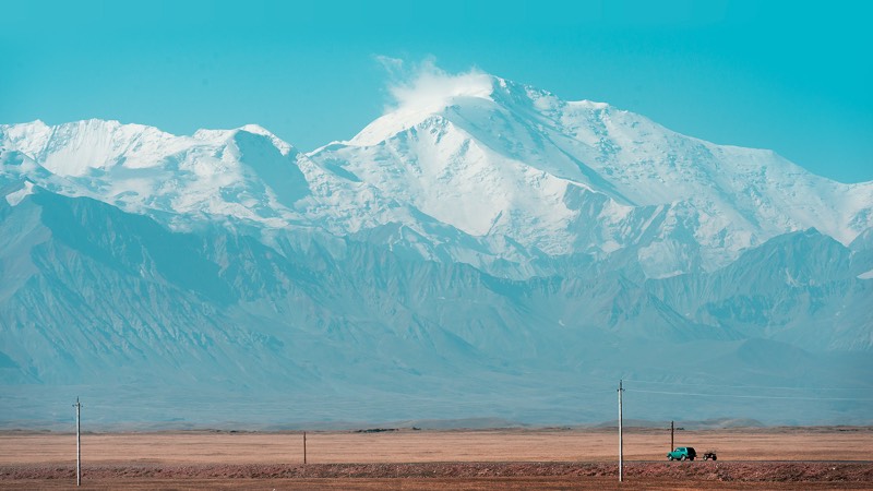 Para muitas pessoas, a Estrada do Pamir é considerada umas das jornadas mais épicas da Ásia Central e uma das trilhas mais épicas do mundo. Em 2019, o fotógrafo norueguês Øystein Sture Aspelund fez uma viagem de ida e volta na M41, como essa estrada é tecnicamente conhecida, e foi do Quirguistão até o Tajiquistão. As fotografias que você vai ver são desse longo passeio.