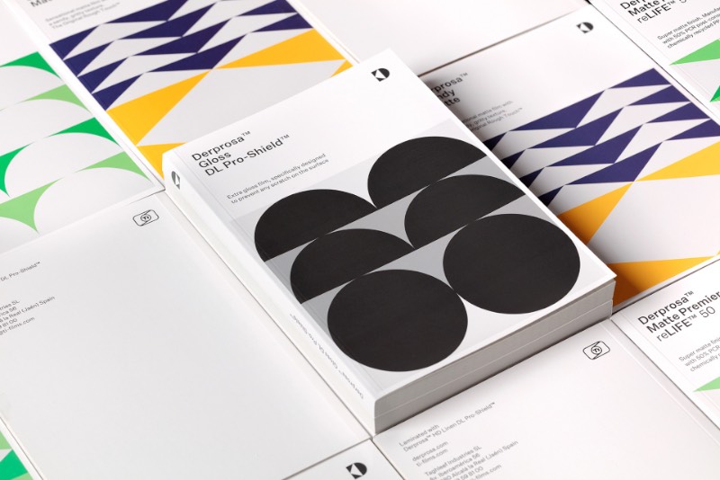 Trabalhando em cima desse lado modular, o pessoal da Plácida acabou criando um sistema visual flexível que pudesse ser utilizado no catálogo de produtos da Derprosa. Essa identidade visual é repleta de cores e formas diferentes, o que acaba conferindo um aspecto único a cada um dos produtos da empresa. Além disso, a identidade visual é flexível o suficiente para que novas formas sejam criadas para novos produtos. Mantendo assim uma identidade visual baseada na codificação única de cada produto que evolui de um contexto maior. 