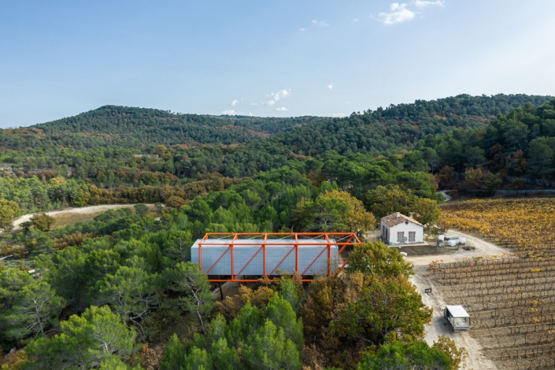 A Richard Rogers Drawing Gallery é uma construção retangular de 120m², completamente opaca, a galeria foi projetada dessa forma para concentrar o olho do visitante para as obras que serão expostas por lá. 