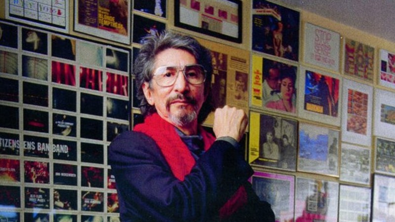 Nascido em Cuba, Pablo Ferro (1935 – 2018) foi um designer gráfico que trabalhou muito com o design de títulos de filmes, aqueles nomes de atores e atrizes que aparecem antes dos filmes começarem. Entre seus trabalhos mais importantes estão os títulos para filmes como The Thomas Crown Affair, Bullitt, The Addams Family, Men In Black e Dr. Strangelove, como tomei conhecimento de seu trabalho há alguns anos.