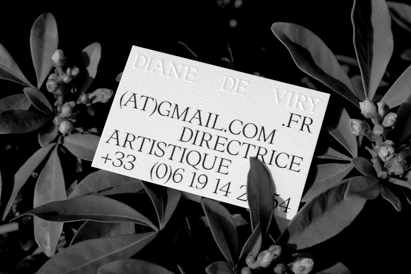 Melvin Ghandour é um designer gráfico e diretor de arte baseado em Paris. É de lá que ele trabalha com a criação de identidades visuais, posters, tipografia; tudo isso sempre nas áreas culturais, artísticas e de moda.