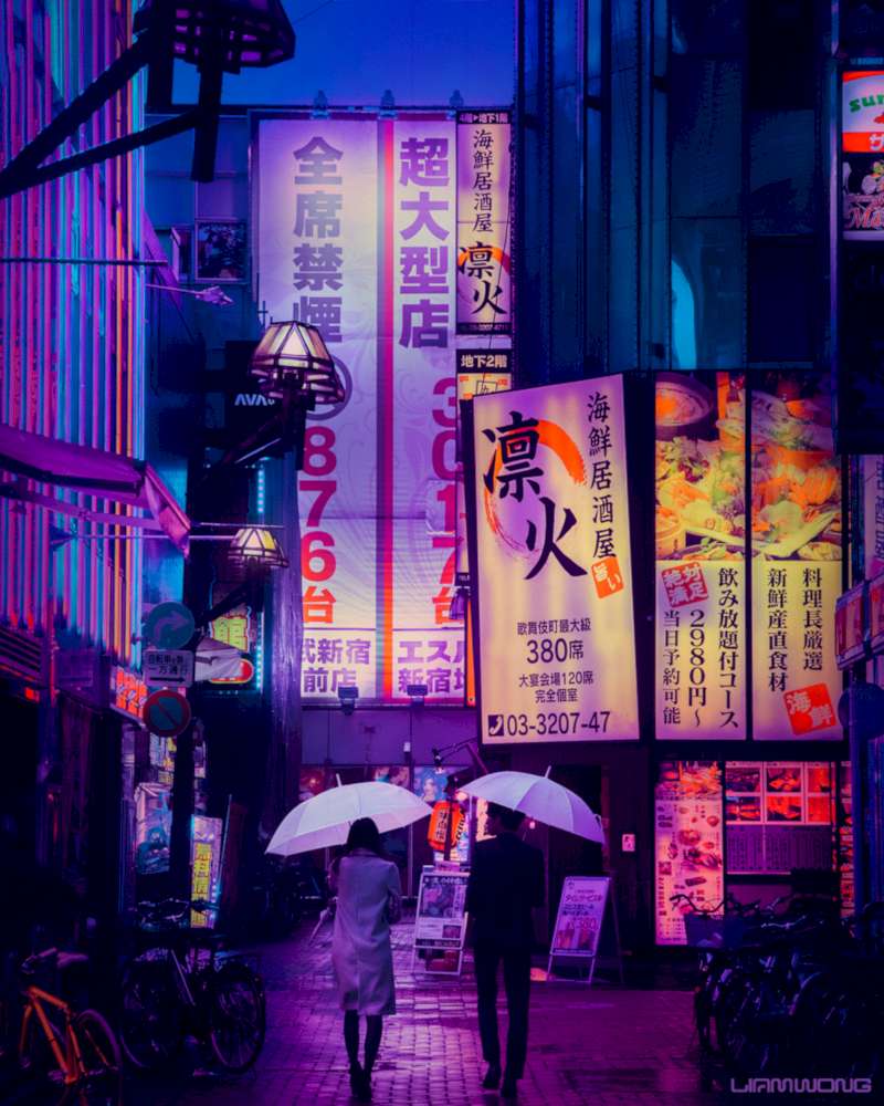 Grande parte do seu portfólio fotográfico apresenta uma Tóquio depois da meia-noite, um horário especial para as ruas da capital do Japão. É aqui que Liam Wong brilha som seu domínio sobre as cores e as imagens de sinalização e luzes da cidade. 