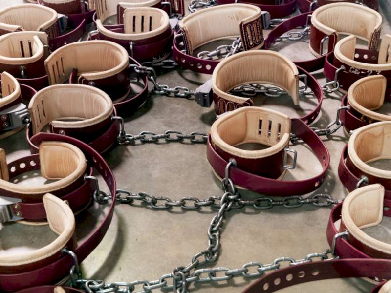 A base naval norte-americana de Guantánamo fica em Cuba e abrigou centenas de homens detidos após os ataques de 11 de setembro de 2001. As fotos que você pode ver aqui foram feitas por Edmund Clark e documentam um lado diferente dessa base militar. 