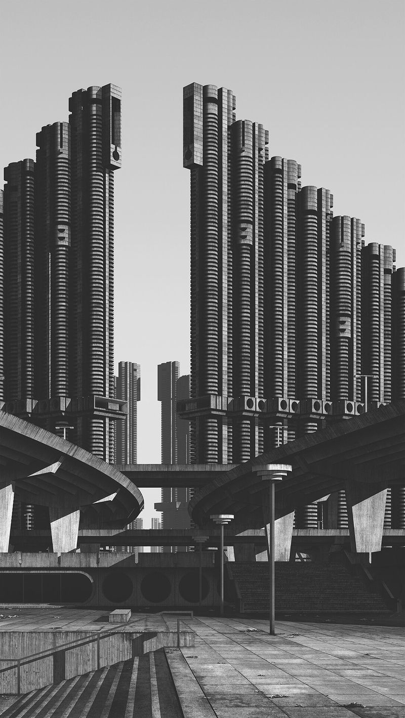 Nesse romance de J.G. Ballard, ele pinta um quadro sombrio e distópico. A presença de uma estrutura arquitetônica que cria uma atmosfera de tensão social é uma visão interessante e acabou levando a criação de uma série de imagens que representam uma distopia urbana agressiva. Uma visão urbanista mistificadora cuja referência visual vem com grande influência do brutalismo. 