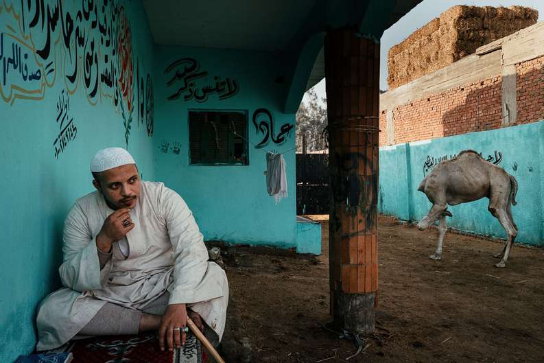 Neste projeto, o objetivo de Jonathan Jasberg é o de levar o espectador a uma viagem além das típicas fotos de cartão postal das pirâmides e da esfinge e ao coração do Cairo. Através da sua fotografia, ele espera capturar a complexidade e a riqueza desta cidade diversificada e a vida de seu povo.