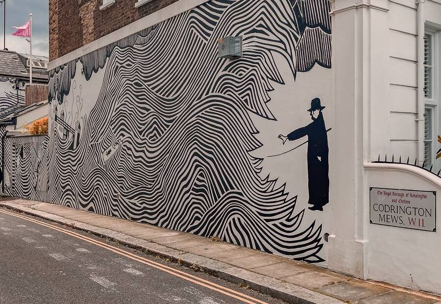 Escondido perto da estação Ladbroke Grove em Londres, você vai encontrar um mural de "The Eraser". Nele, você vai ver uma expansão da arte de capa do álbum solo de Thom Yorke de 2006, "The Eraser". Se você é fã da música de Thom Yorke ou do Radiohead, já sabe para onde ir para conferir esta joia escondida no oeste de Londres.